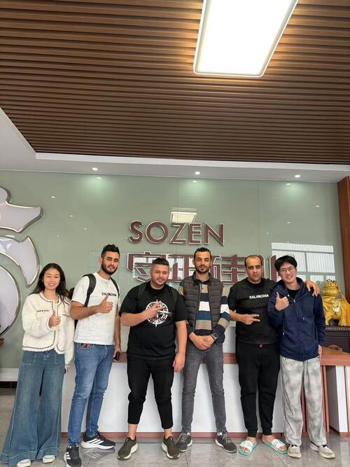 Pelanggan Aljazair Kunjungi Pabrik Sealant Silikon Struktural Kami untuk Inspeksi dan Kerjasama